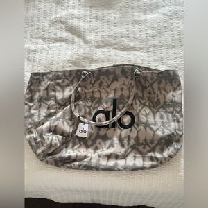 ALO Yoga  Logo Tote